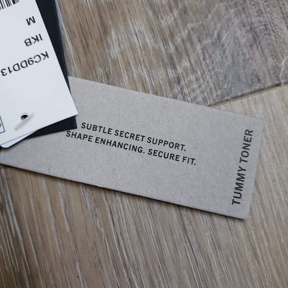 NWT Kenneth Cole Side CutOut One Piece Swimsuit - Picture 11 of 12